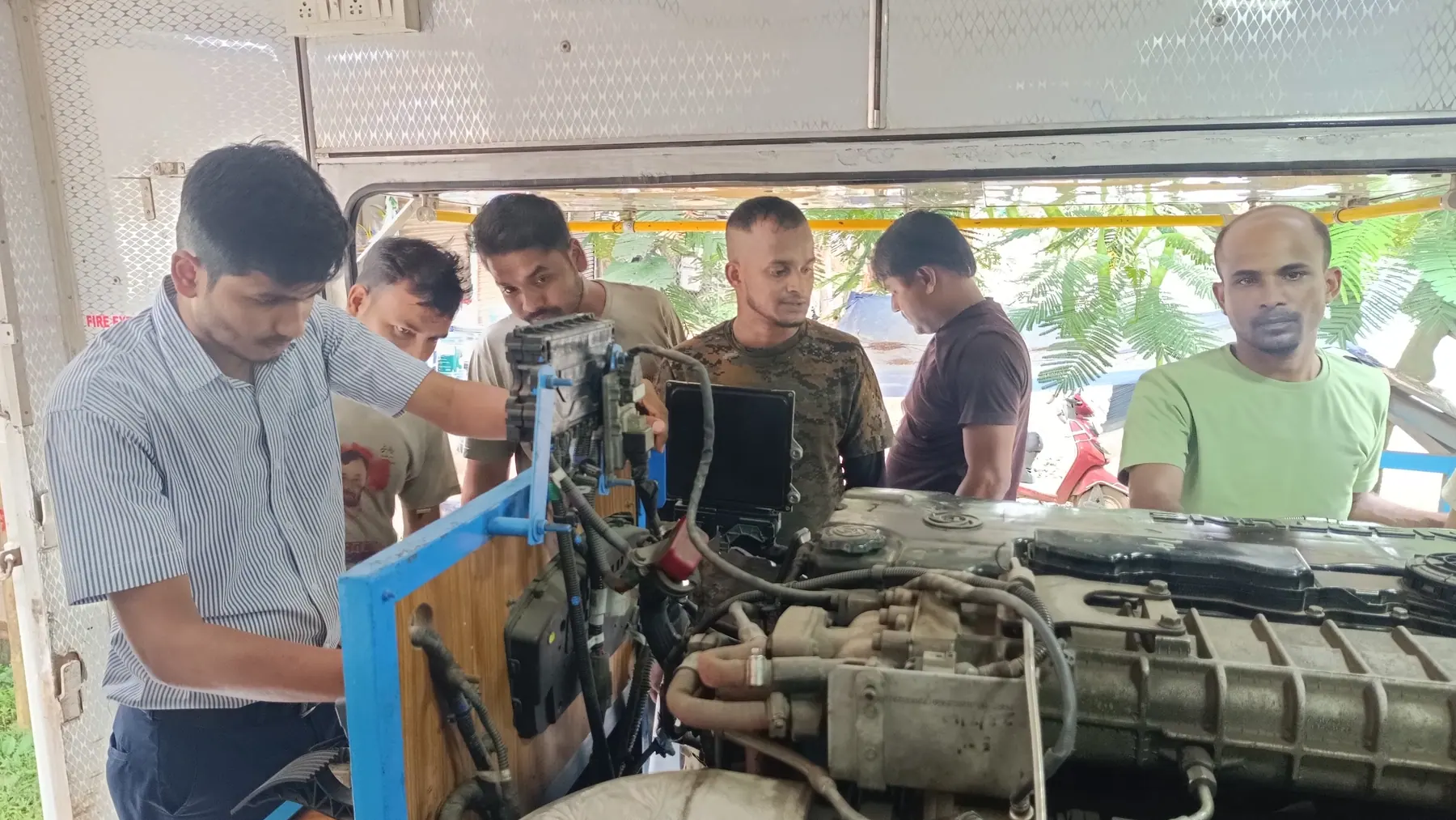 Heavy commercial vehicle technician upskilling — TotalEnergies